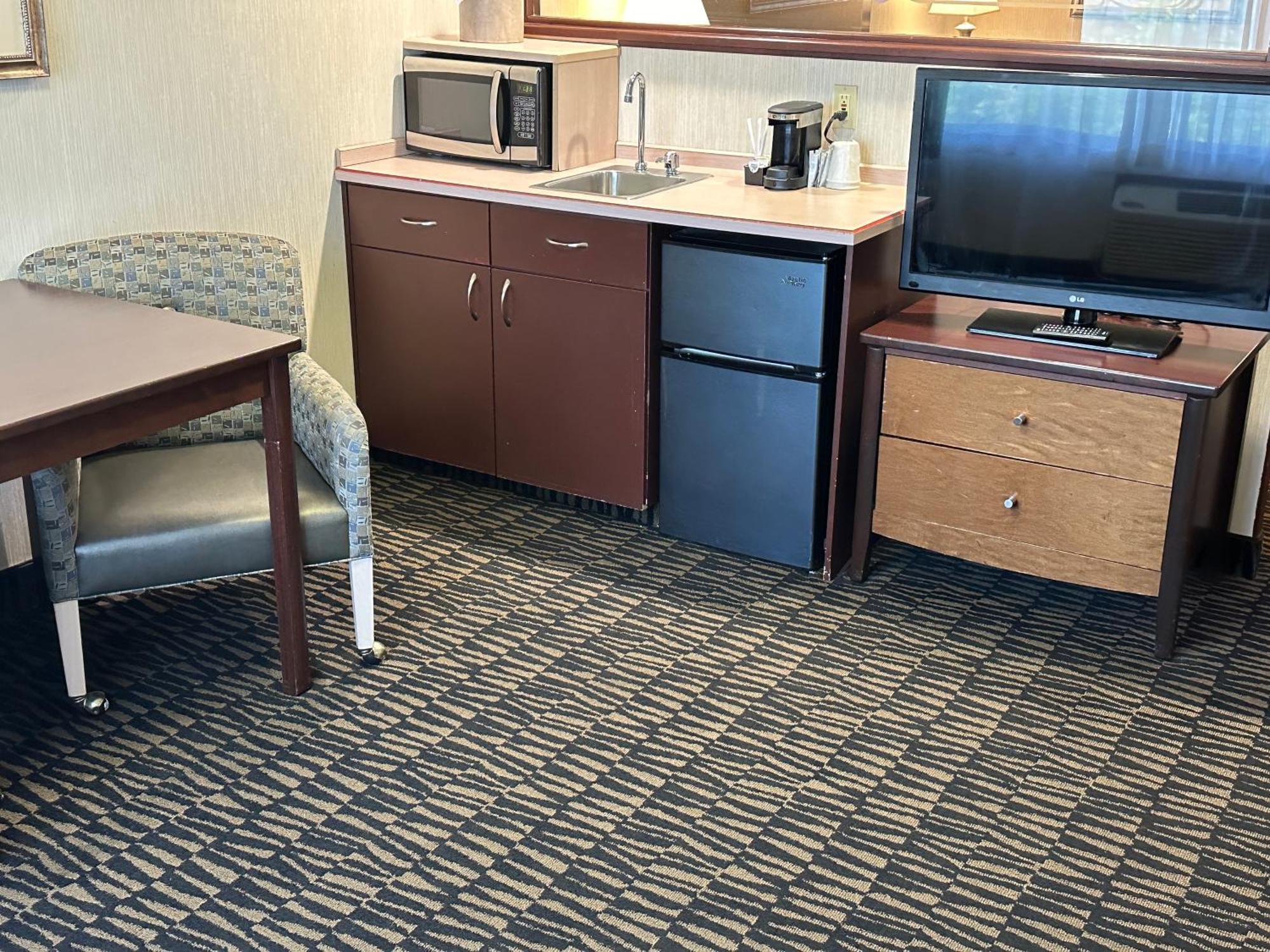 Sojourn Suites Portland Airport Εξωτερικό φωτογραφία